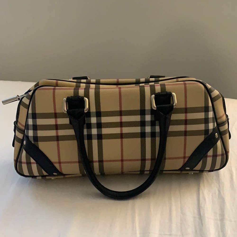 Vintage Burberry satchel. Hardly worn.
